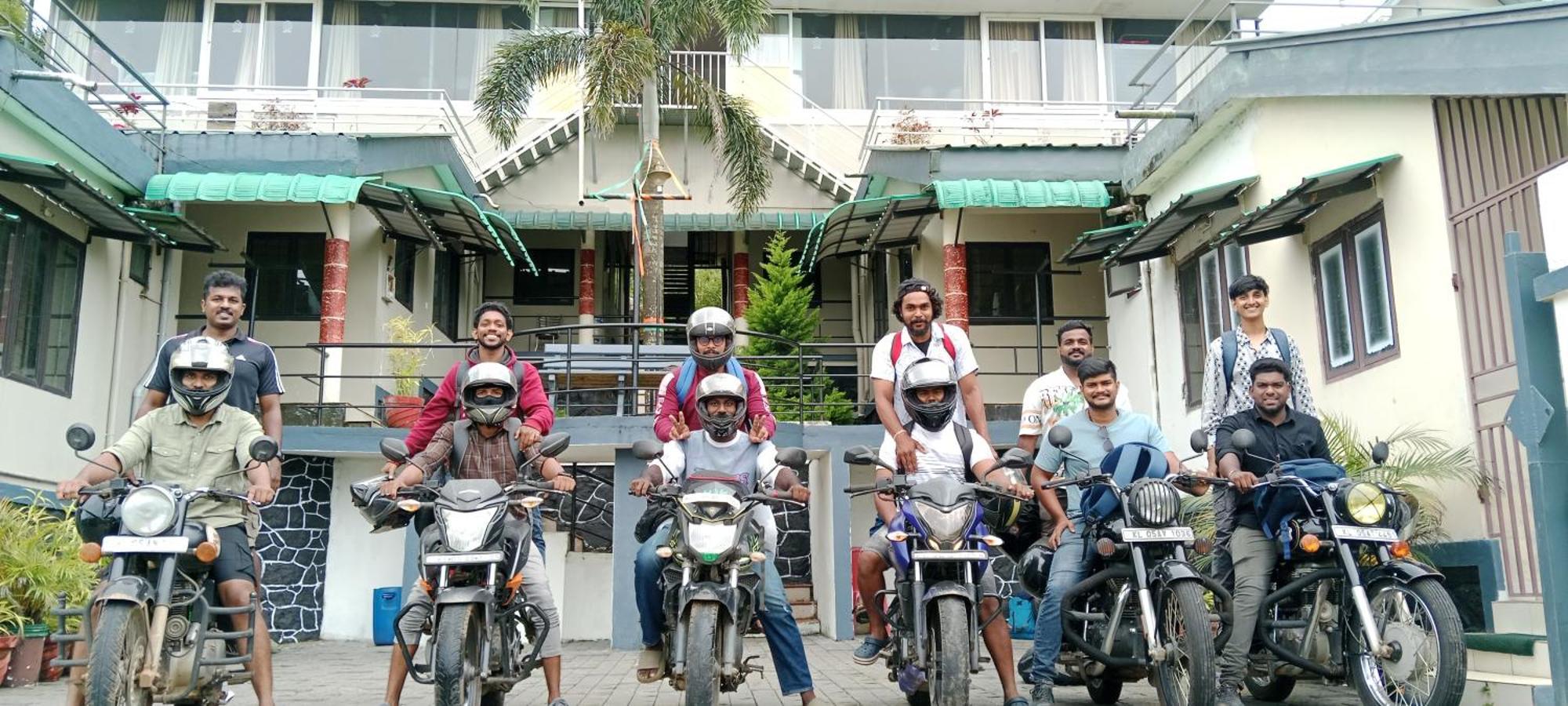 Vagamon Lake Palace Hostel Bagian luar foto